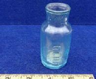Very Fine Pontilled Civil War Period Spalding's Glue Bottle 