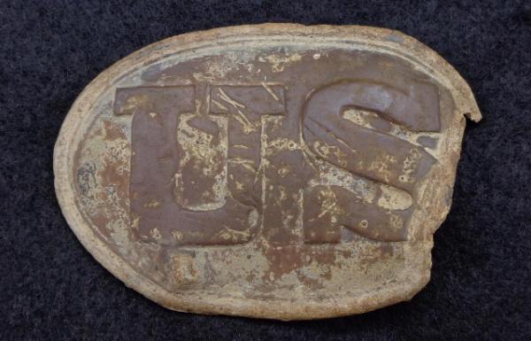 Decent Displaying U.S. Puppy Paw Waist Belt Plate w/Leather Remnants 