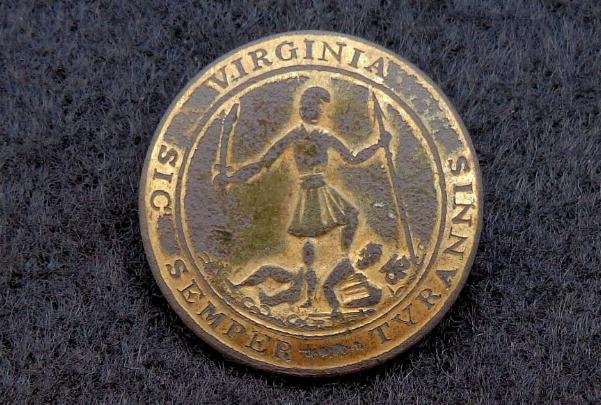 Fine Displaying Dug VA5 Virginia State Seal Coat Button - Recovered Albemarle County, Virginia