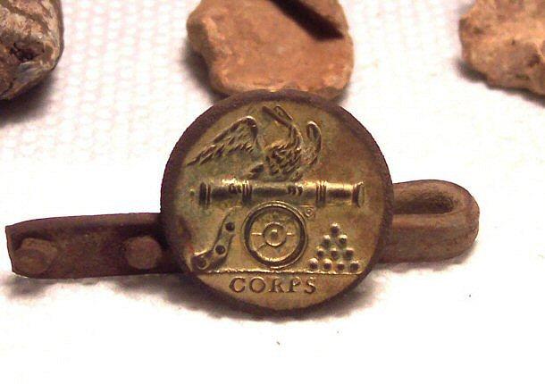 Pre- Civil War Artillery Corps Militia Button with loads of gold gilt !