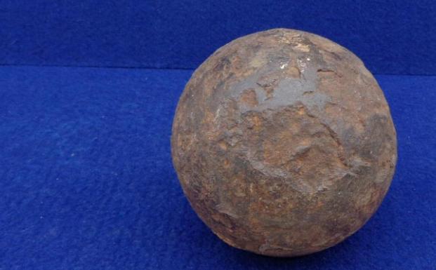 Rough But Nice Priced 12-Pound Solid Shot Artillery Projectile 