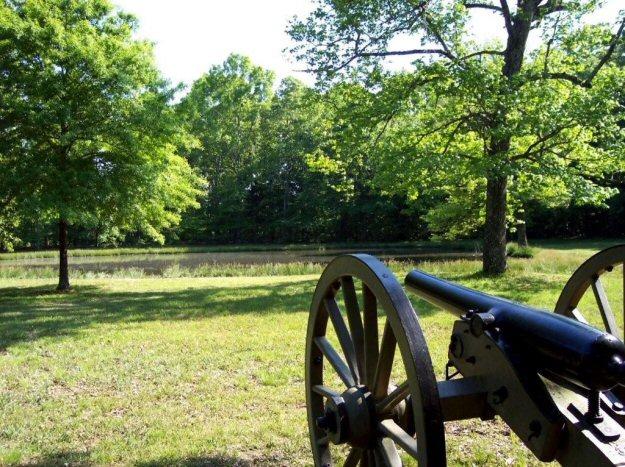 Cannon at Bloody Pond, Shiloh, Tennessee, National Battlefield Park.