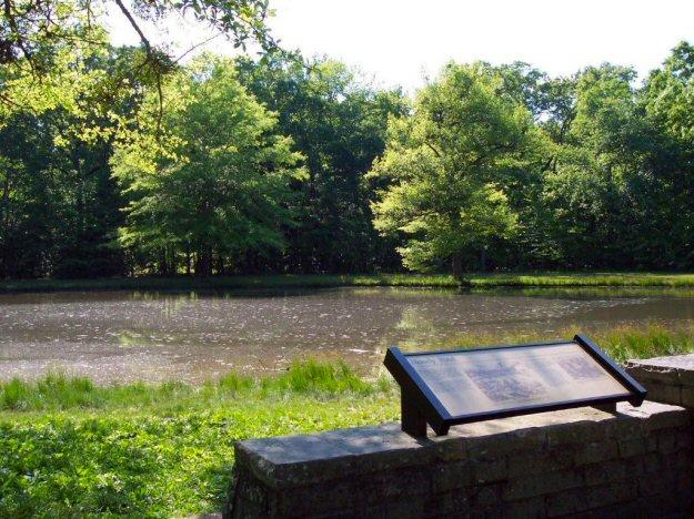 Interpretive Marker - Bloody Pond - Shiloh, Tennessee 