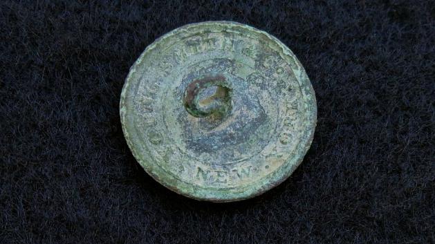 Early, 1820-1835 One Piece VA2 Virginia State Seal Coat Button