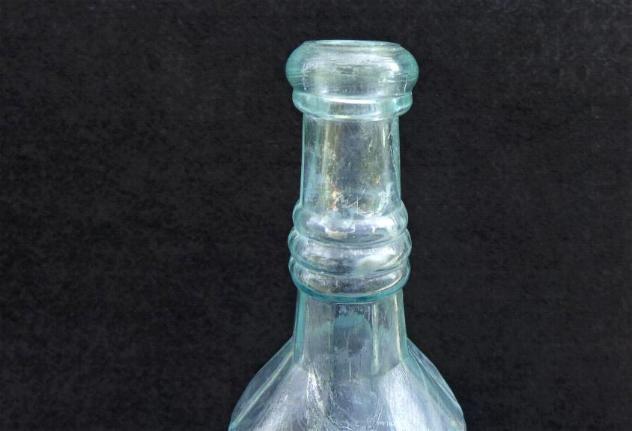 Fine Mid Civil War Period Fluted Peppersauce Bottle - BIM w/Applied Double Collar Lip 