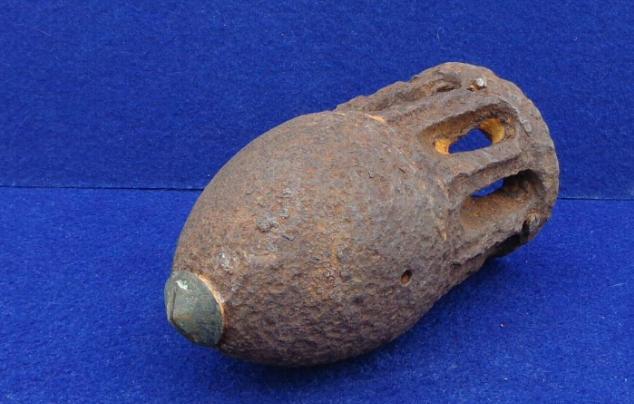 Nice Excavated 3.8 Inch James Artillery Shell w/Intact Brass Anvil Cap 