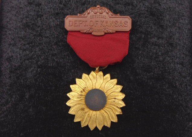 Very Nice Standard Department of Kansas G.A.R. or Grand Army of the Republic Badge - w/Sunflower Drop 