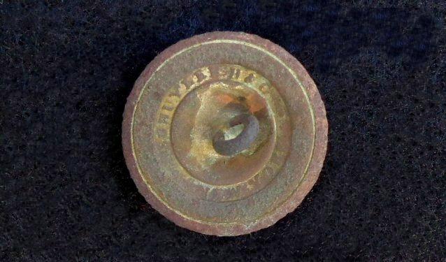 Nicely Gilted Dug SC13 South Carolina Coat Button