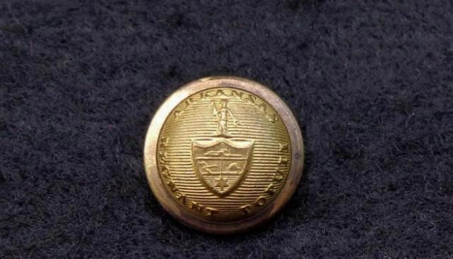 Fine Post War Arkansas State Seal Cuff Button 