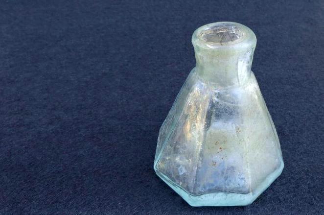 Fine Dug Civil War Period Aqua Umbrella Ink Bottle