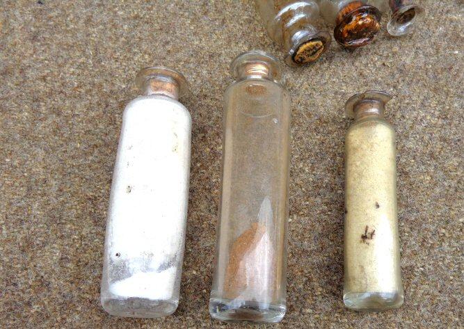 Fine Condition Late 1850s to Civil War Doctor's Saddle Bags w/20 Original Pontilled Medicine Vials, Some still with Contents 