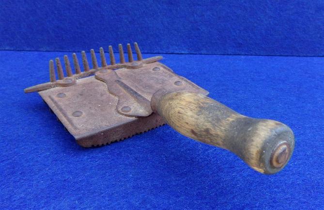 Fine Non Dug Civil War Period Horse Curry Comb